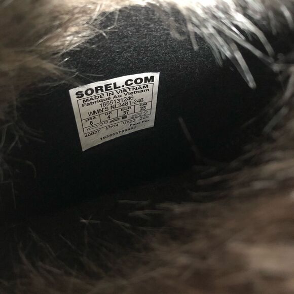 New SOREL Joan of Arctic Faux Fur Waterproof Snow Boot (Women), women size 6 - Picture 13 of 16